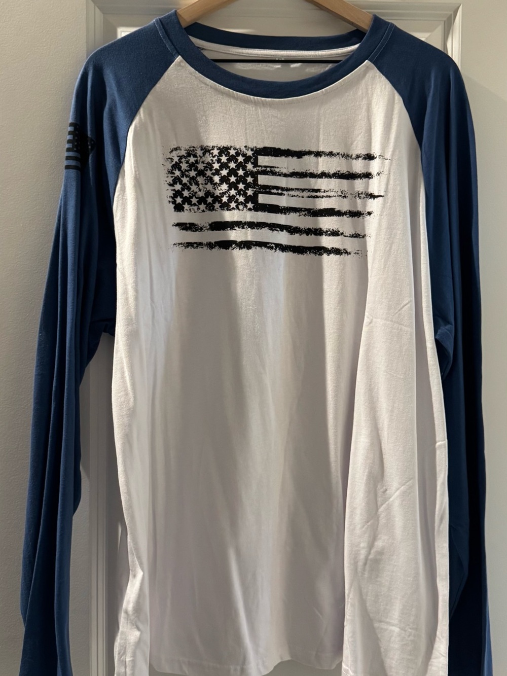 Men's Long-Sleeve Raglan Shirt with AmericanDistressed Flag - White Blue XL